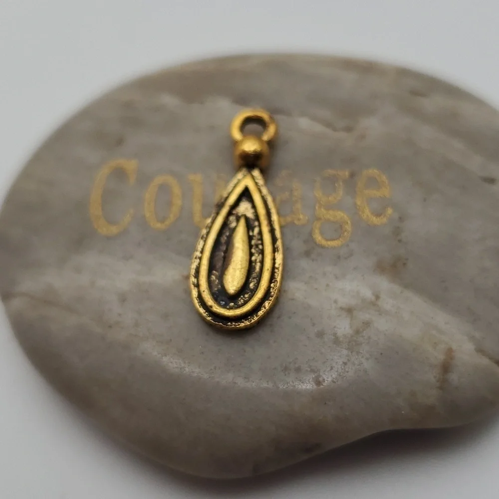 Renaissance drop‎ bar necklace pendant charm